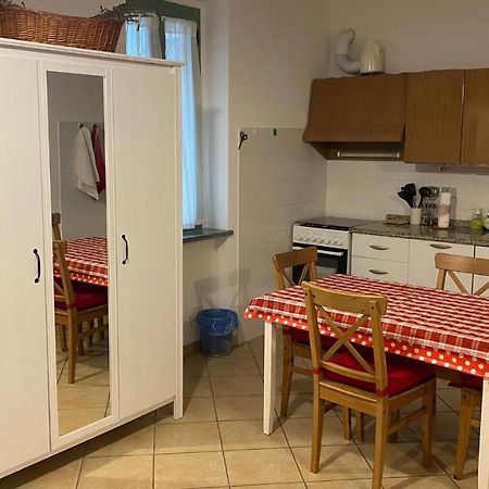 Al Vecchio Pero, Con Ampio Giardino Privato Villa La Morra Eksteriør billede