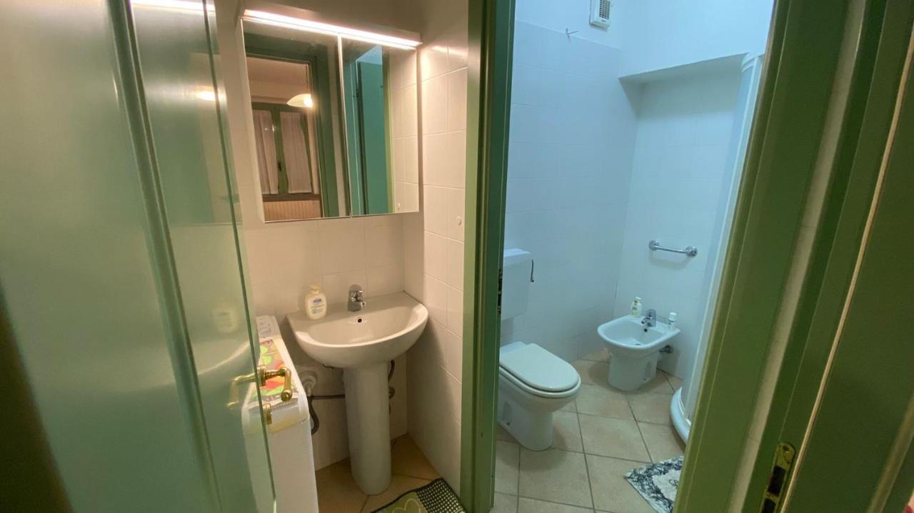 Al Vecchio Pero, Con Ampio Giardino Privato Villa La Morra Eksteriør billede