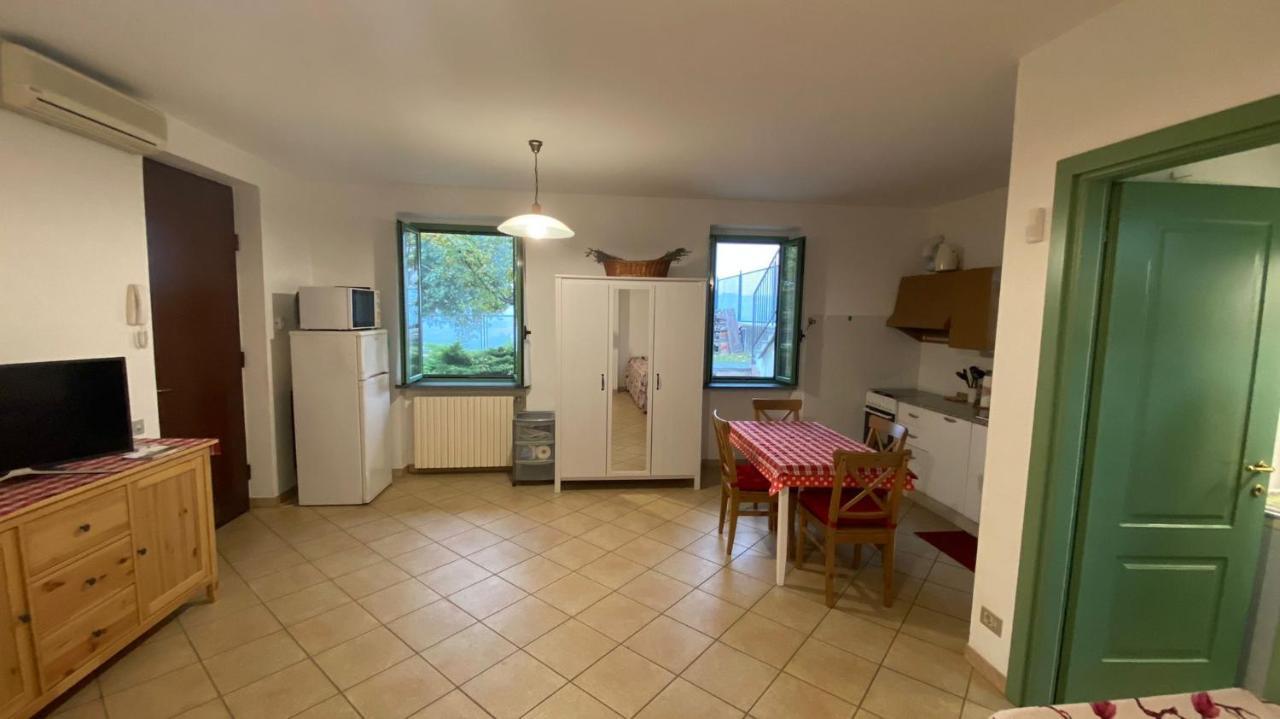 Al Vecchio Pero, Con Ampio Giardino Privato Villa La Morra Eksteriør billede
